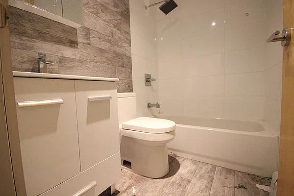 Rented by Nooklyn NYC LLC | media 30