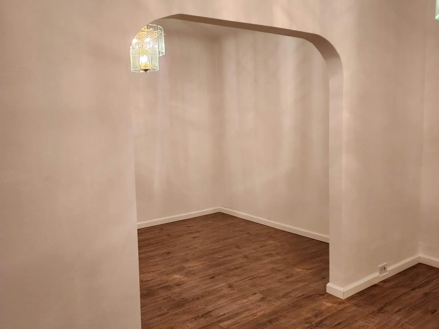 3 bed, $1,300 — Photo 2