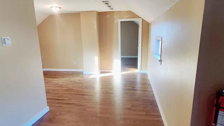 426 W Elm St #B — Photo 1