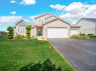 19548 Northwinds Dr, Lynwood, IL 60411