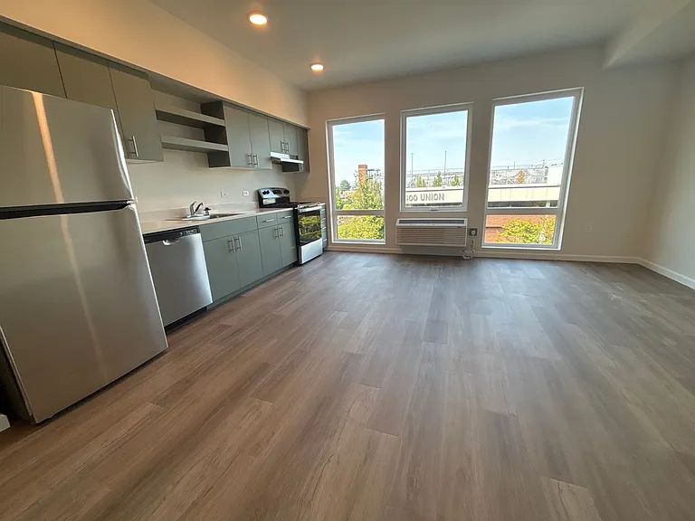401 UNION — Photo 154