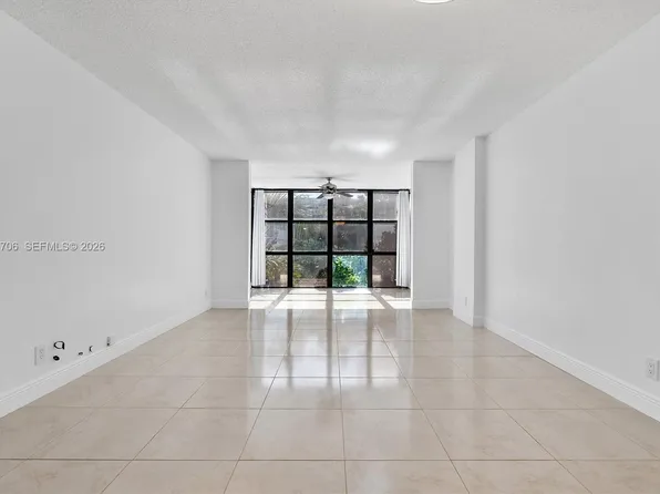 1000 Parkview Dr APT 316, Hallandale, FL 33009