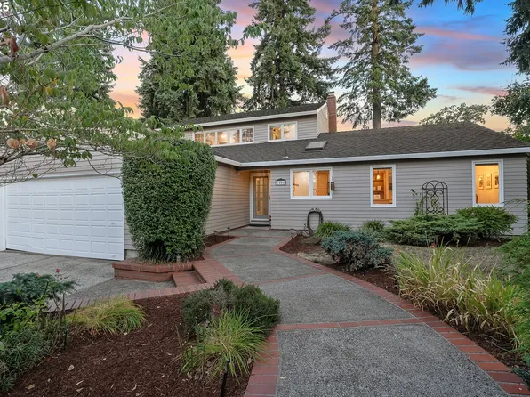 7560 Cason Ln, Gladstone, OR 97027