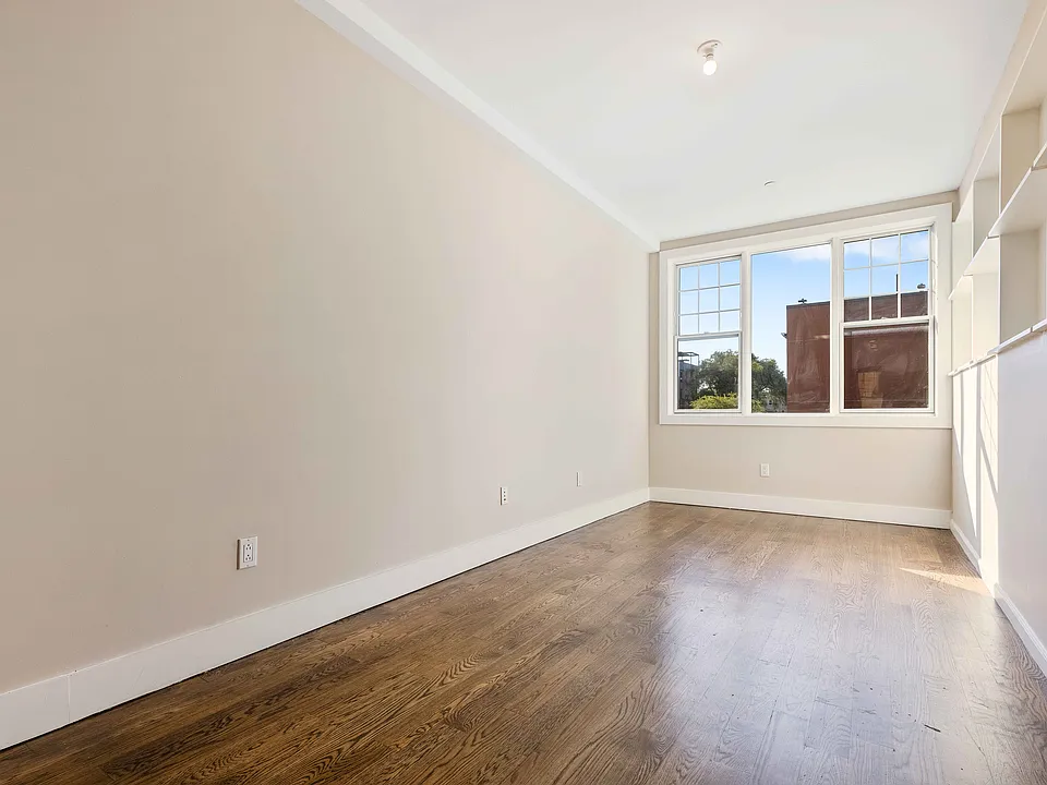 7 Lexington Ave #7B