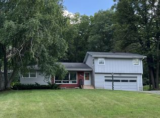 824 Highland Rd, Windom, MN 56101