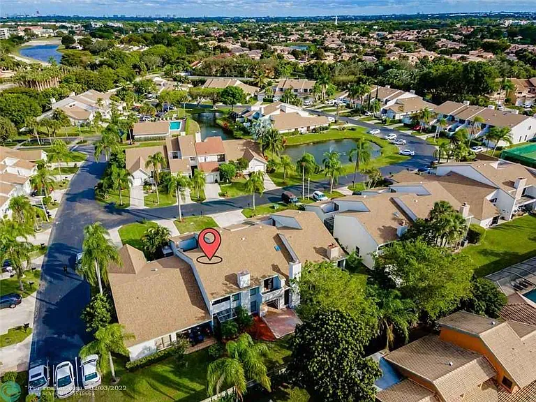 6744 Canary Palm Cir — Photo 48