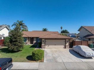 1016 Burlwood Dr, Los Banos, CA 93635