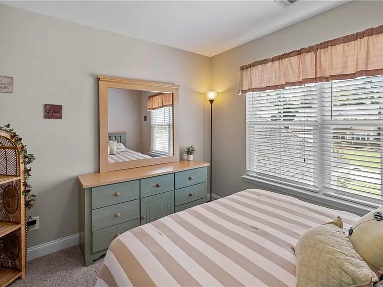 498 Waverly Ln — Photo 36