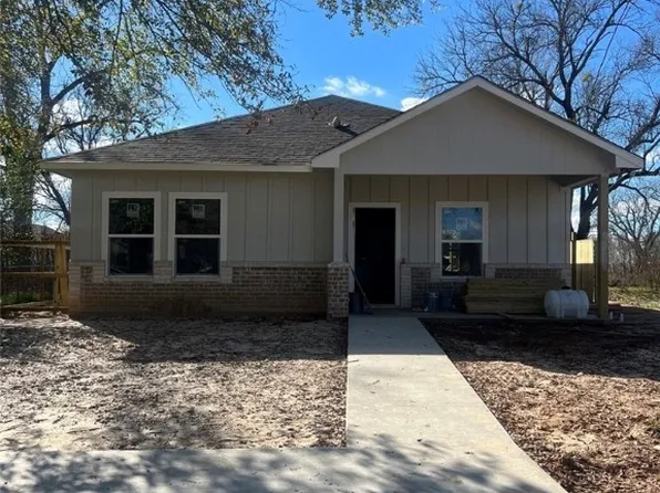 607 Milam St, Hearne, TX 77859