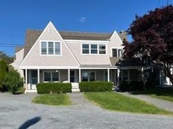 152 Tuckerman Ave APT 10, Middletown, RI 02842