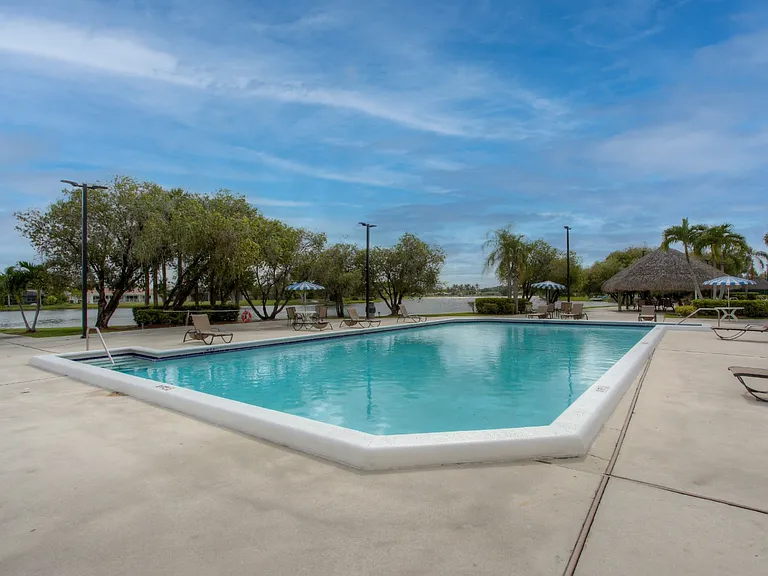 178 Lakeview Dr #201 — Photo 47