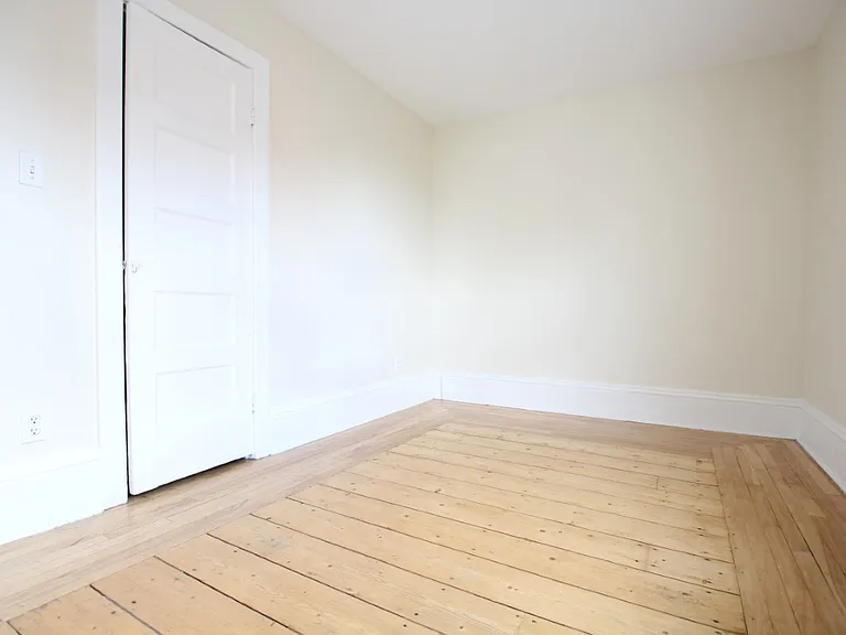 47 Heney St #5 — Photo 8