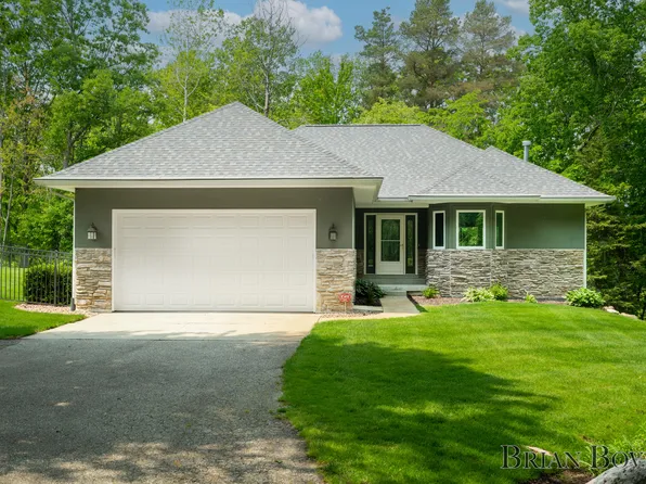 6817 Martin View St NE, Rockford, MI 49341