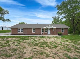 1129 NW Us Highway 50, Centerview, MO 64019
