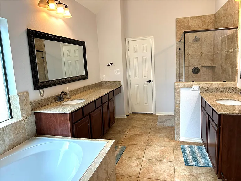 2746 Kings Retreat Cir — Photo 14