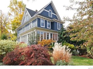 106 Brambach Rd, Scarsdale, NY 10583