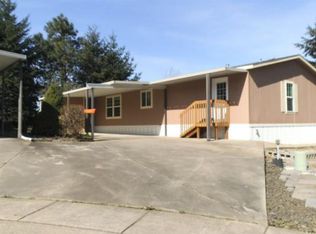 211 SE Twin Oaks Loop, Winston, OR 97496