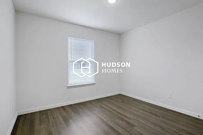 2708 William St — Photo 7