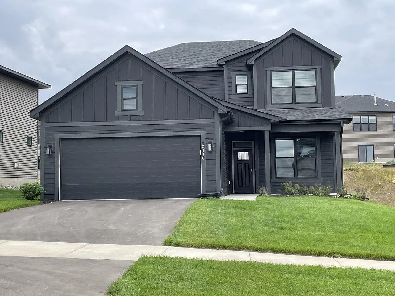 4 bed, 2.5 bath, 2136 sqft, $3,902 — Photo 1