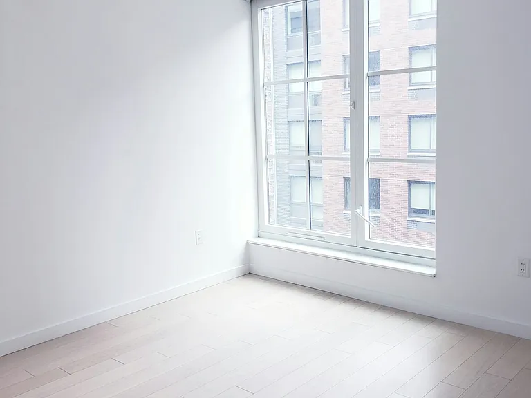 535 W 43rd St N #10K — Photo 6