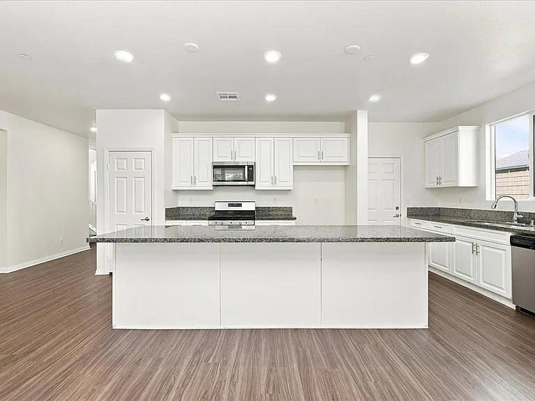 5577 Bella Way — Photo 30