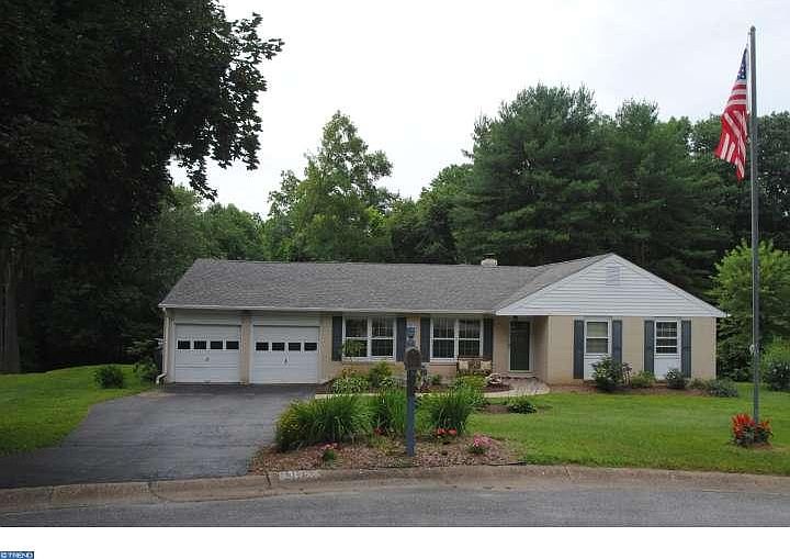 1st image of 411 Waterford Ct