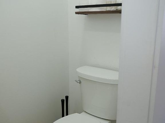 4th image of 6 Rathbun Rd