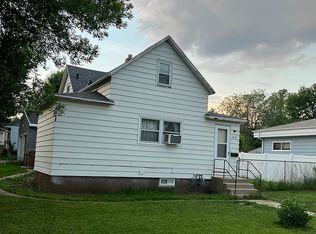 1418 11th Ave NW, Minot, ND 58703