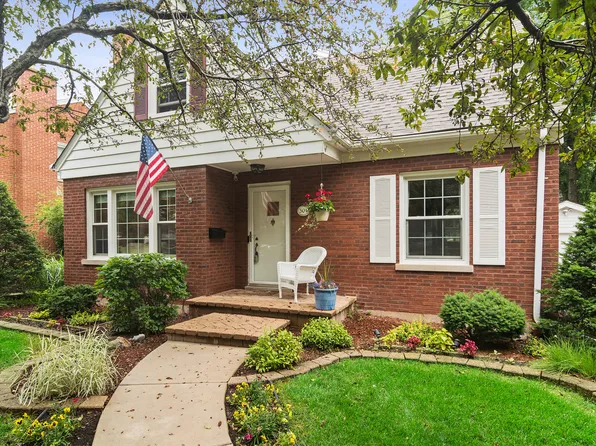 501 N Douglas Ave, Arlington Heights, IL 60004