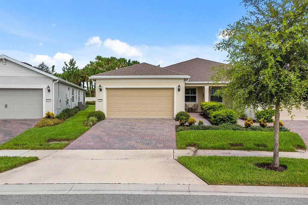 3 bed, 2.0 bath, 1584 sqft, $2,595 — Photo 2