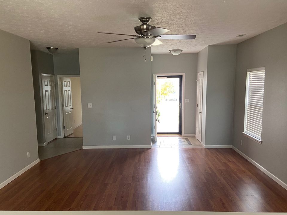1st image of 2381 Maxwell Dr