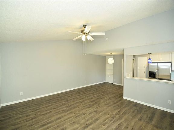 3rd image of 900 King Albert St #B