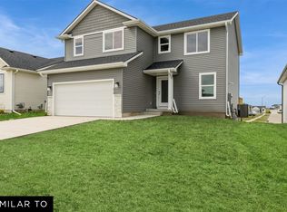 402 N 20th St, Indianola, IA 50125