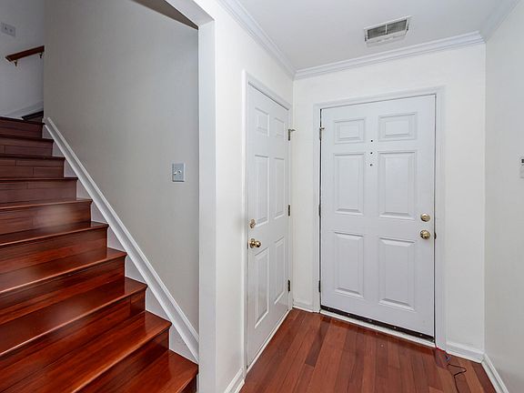 4th image of 494 Hainsworth Dr