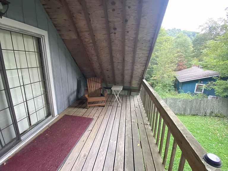 1130 Stoney Brook Ln — Photo 4