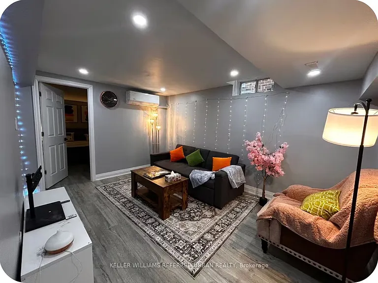 704 Bookham Cres — Photo 13