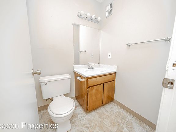 5th image of 1112 E 6th St #11506471