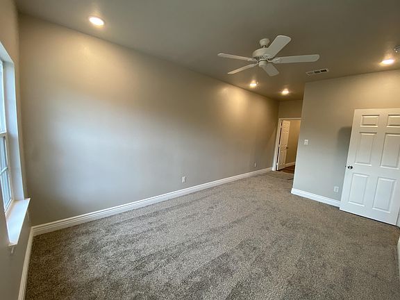 5th image of 3209 Polk St #75401