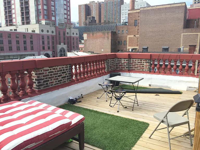 1340 Lombard St #4R — Photo 2