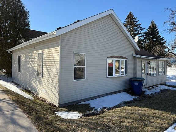 2nd image of 321 Juneau St