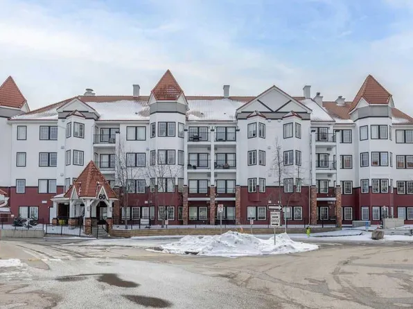 60 W Royal Oak Plz NW #122, Calgary, AB T3G 0A7