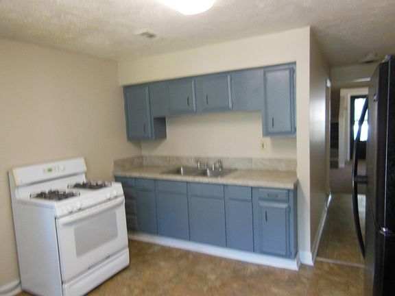 5th image of 271 E Loudon Ave #1