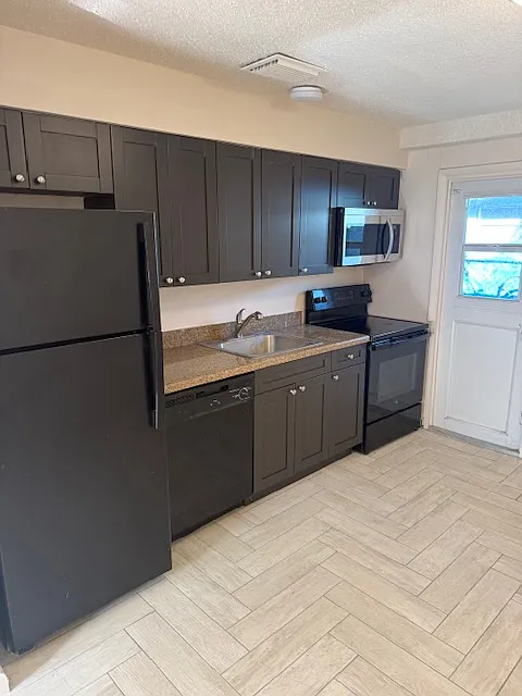 2 bed, $2,150 — Photo 2