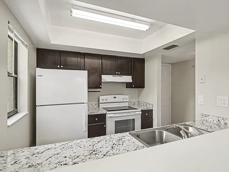 4534 Sleepy Oak Ln #4534 — Photo 6