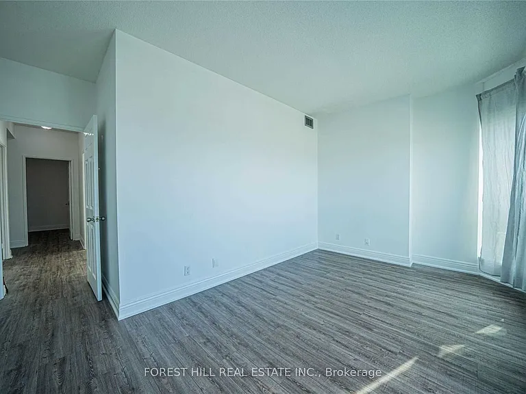 18 Lee Centre Dr #Penthouse 109 — Photo 27