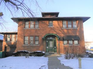 900 W Jefferson St, Joliet, IL 60435