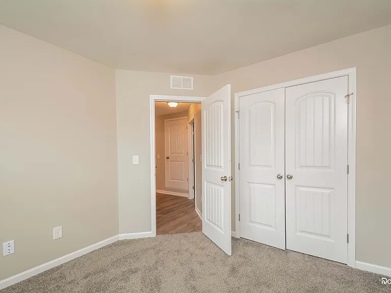155 Taplow Trl — Photo 9