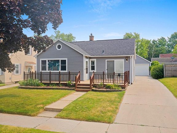 5th image of 825 Summit STREET