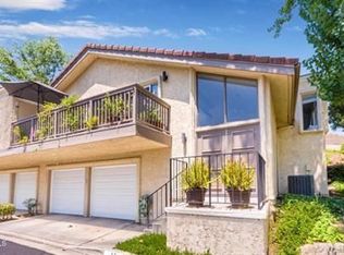15 Sparrowhawk Ln, Oak Park, CA 91377