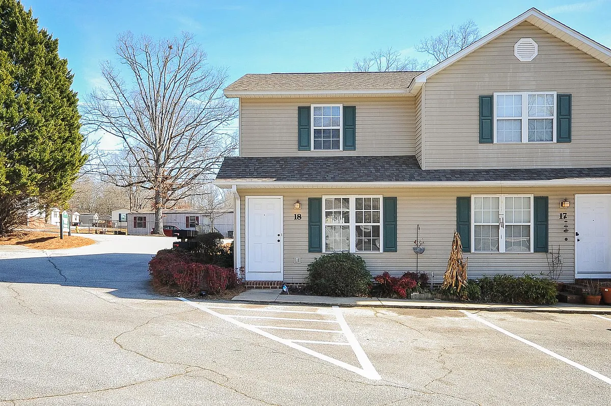 Building Photo - 303 Waddell Rd